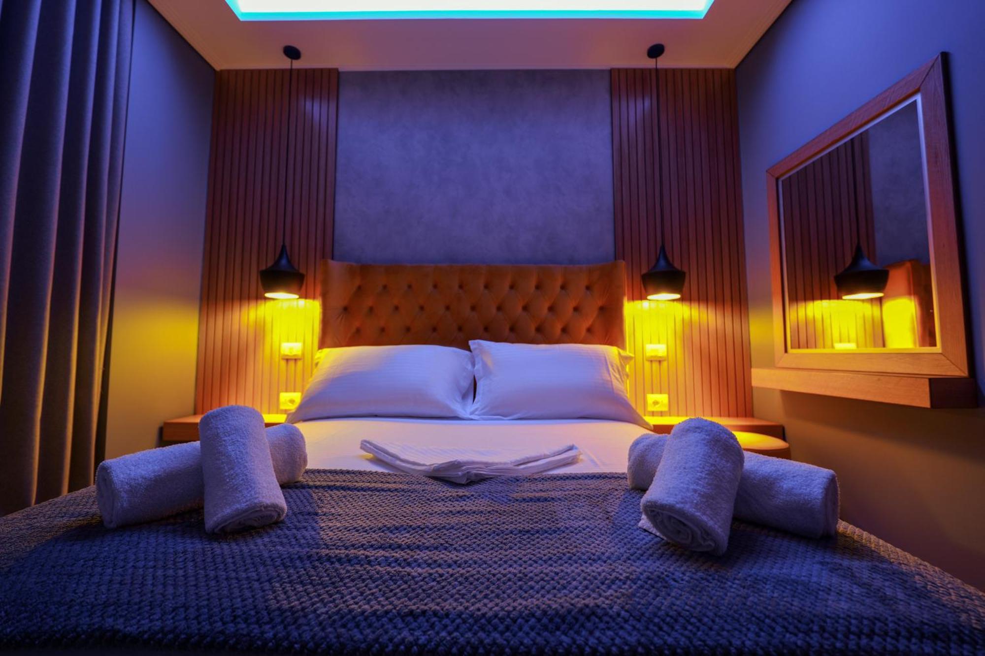 Hotel Piramida Ksamil Luaran gambar