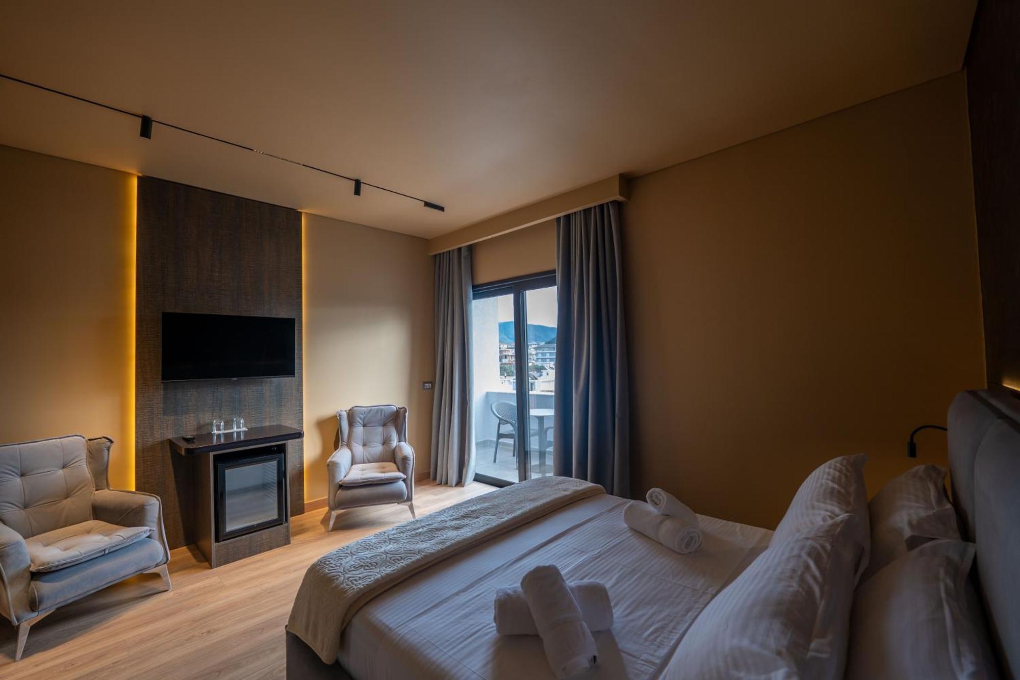 Hotel Piramida Ksamil Luaran gambar