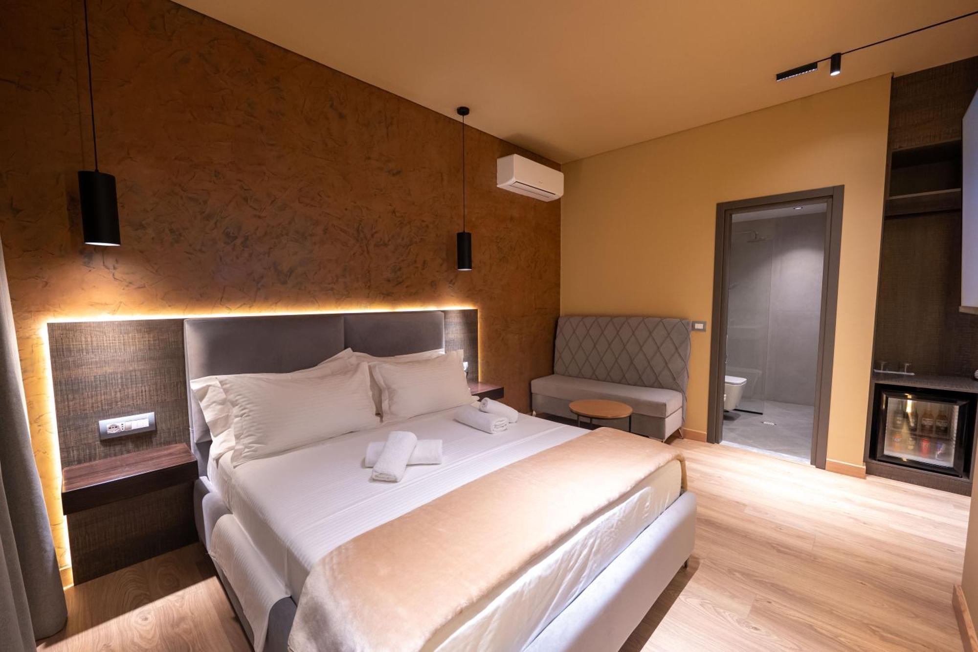 Hotel Piramida Ksamil Luaran gambar